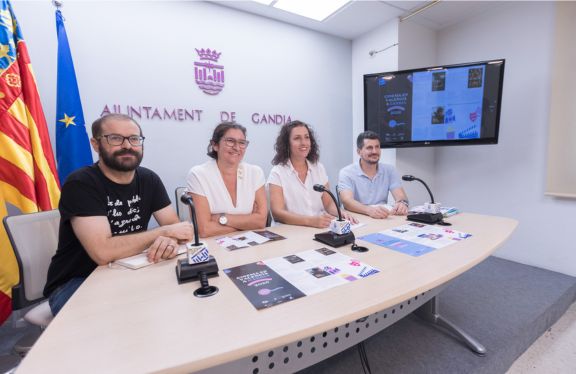 De izquierda a derecha: Jordi Puig, Josepa Costa, Esther Sapena y David Quixal. Imagen: Àlex Oltra.